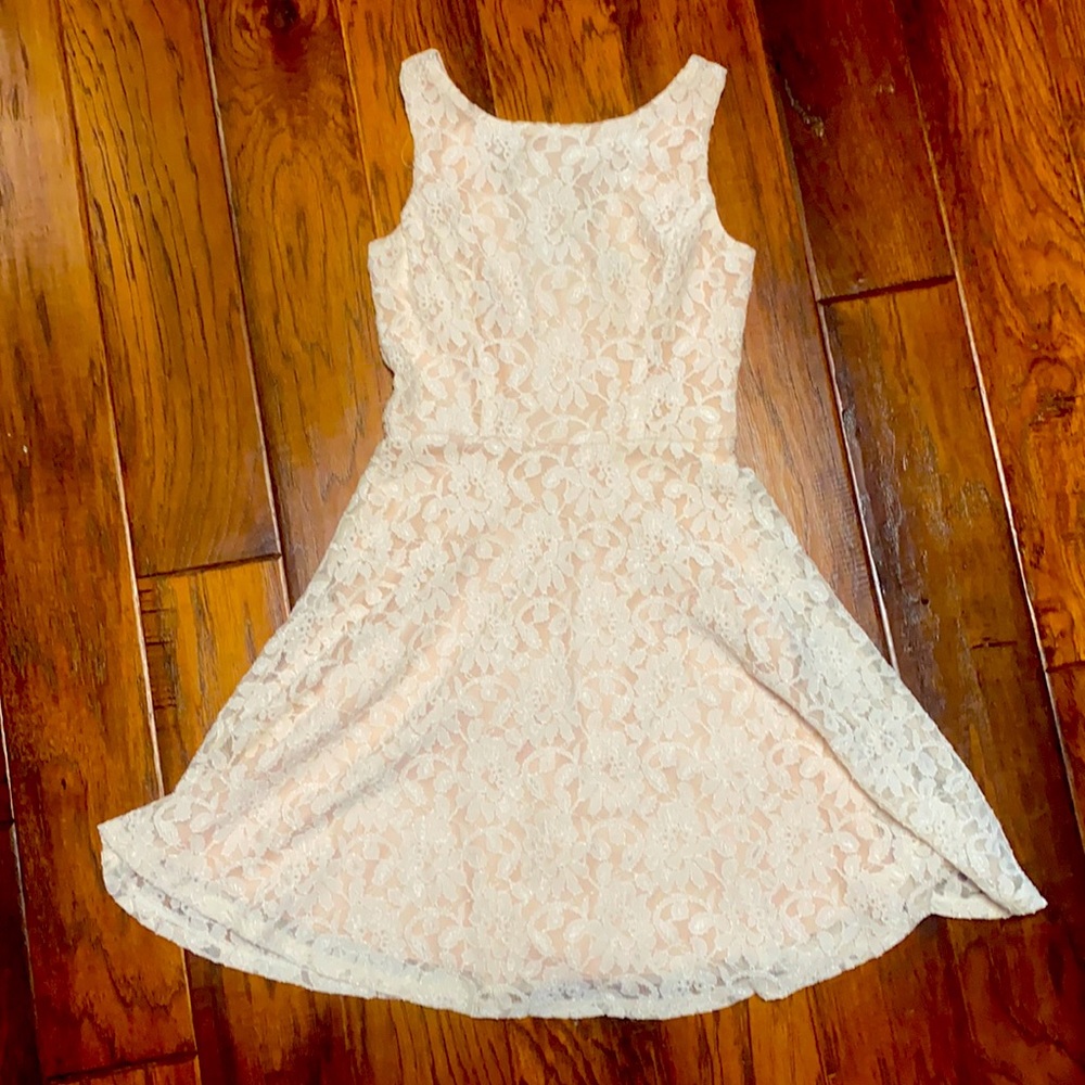 Speechless XS Lace Dress with Peach Underlay